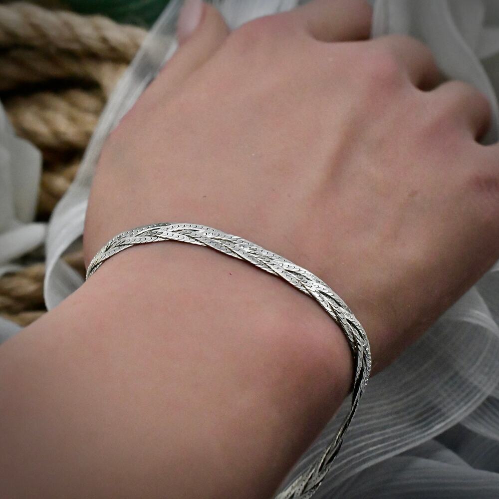 Vintage Italian 925 Sterling Silver Braided Chevron Bracelet 6.6g